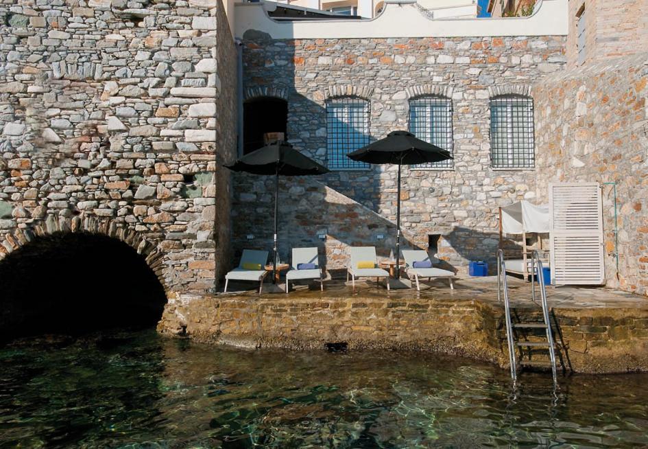Hotel Ploes Ermoupoli Exterior photo